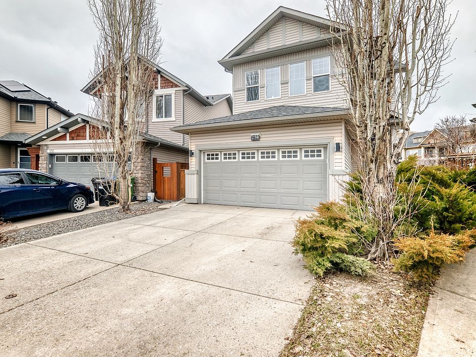 1st image of 100 Cranwell Cres SE #254