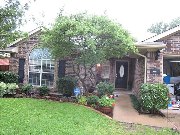 2nd image of 4704 Justin Dr
