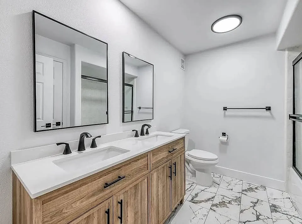 1542 E Alluvial Ave — Photo 2