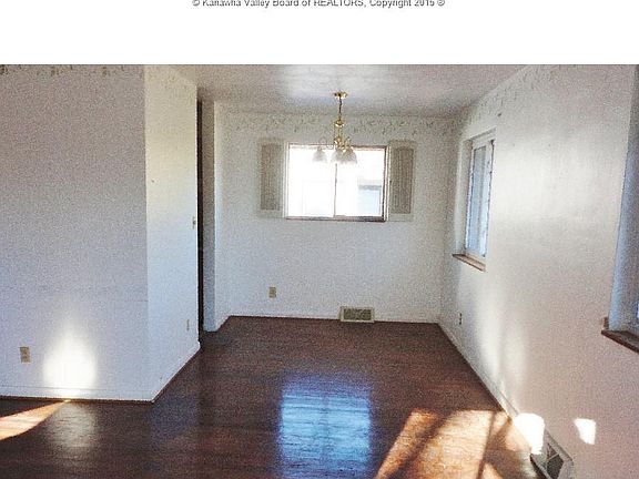 5th image of 829 Scenic Dr