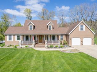 413 Cottonwood Dr, Lapeer, MI