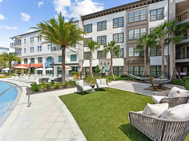 NOVEL Parkway by Crescent Communities — Photo 24
