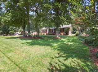 2921 Burlwood Dr, Winston Salem, NC 27103