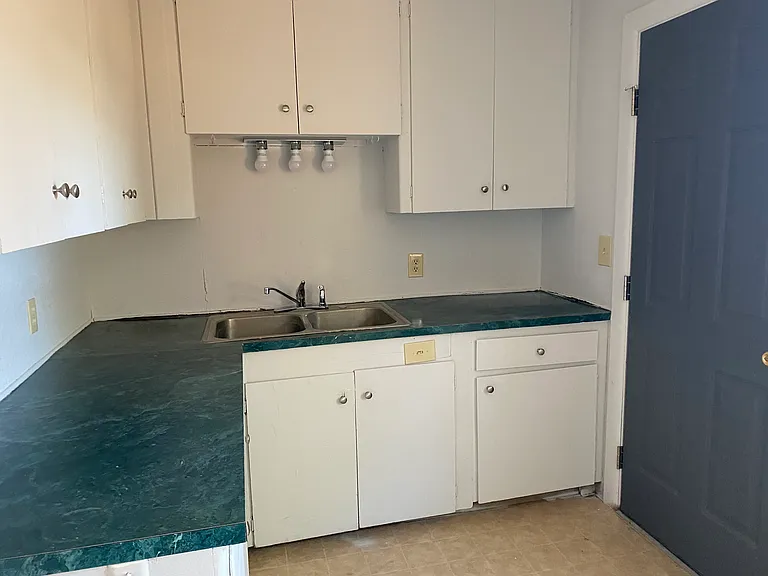 1922 Franklin St #1922 — Photo 6