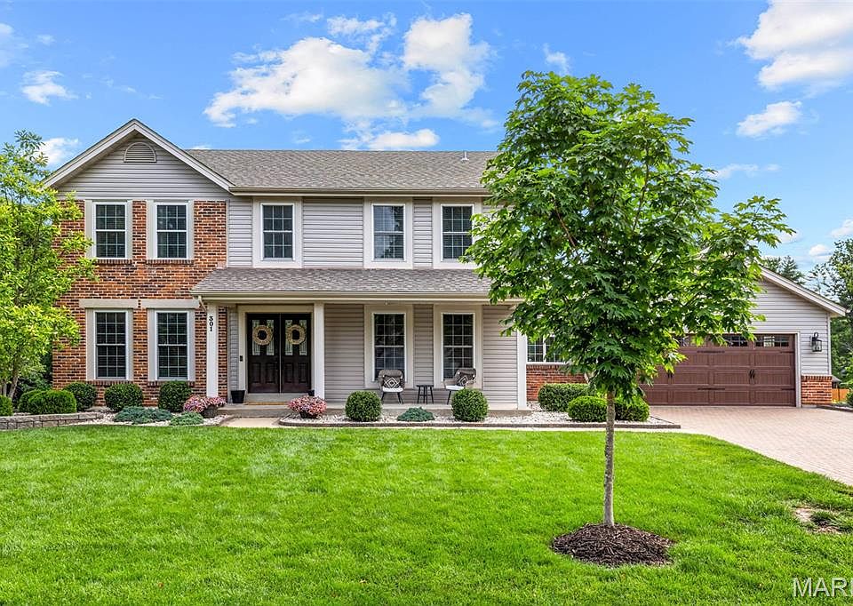 1st image of 301 Summer Ridge Dr