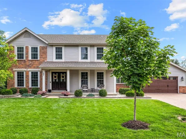 301 Summer Ridge Dr, Saint Charles, MO 63304