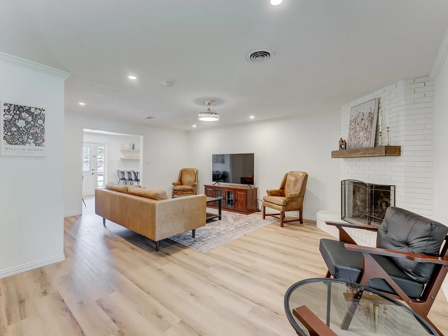 3 bed, 1612 sqft, $3,500 — Photo 2