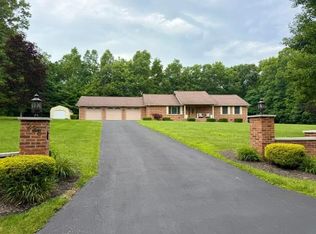 225 S Ridgewood Dr, Cool Ridge, WV 25825