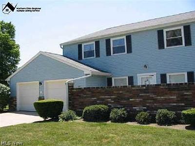 1st image of 122 Monmouth Ct