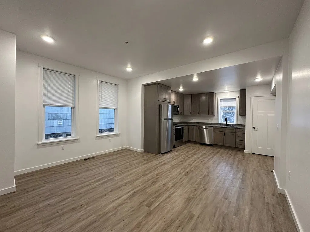 118 Pine Street - B — Photo 2
