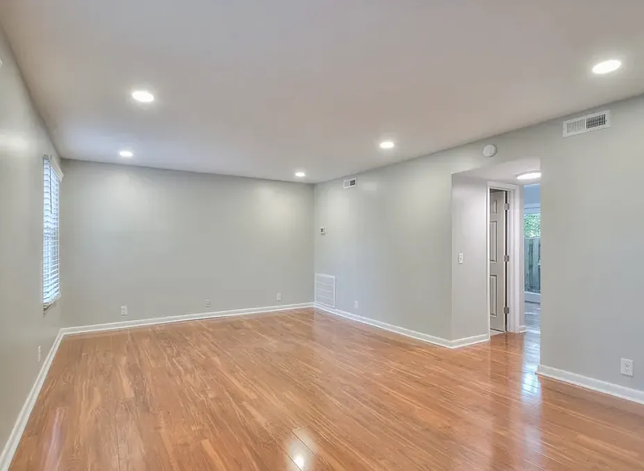 3 bed, 2.5 bath, 1480 sqft, $1,800 — Photo 4