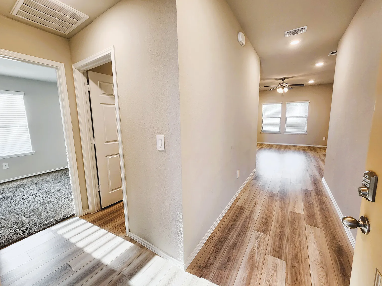 3 bed, 1435 sqft, $1,750 — Photo 1