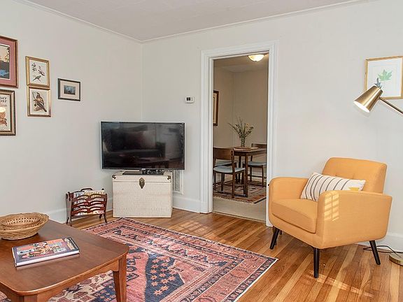 2nd image of 1016 Oakland Ave #1016