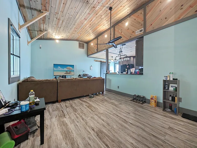 483 W Highway 70 — Photo 2