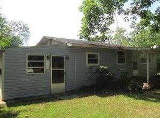 407 N 3rd Ave, Hartford, AL 36344