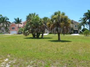 6118 Pasadena Point Blvd S, Gulfport, FL 33707