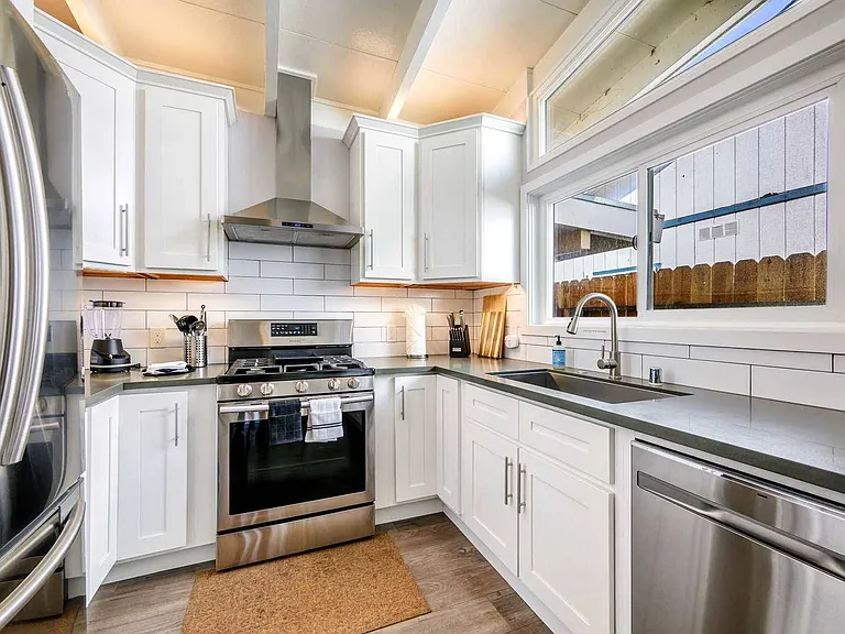 3410 Pepper Tree Ln — Photo 20