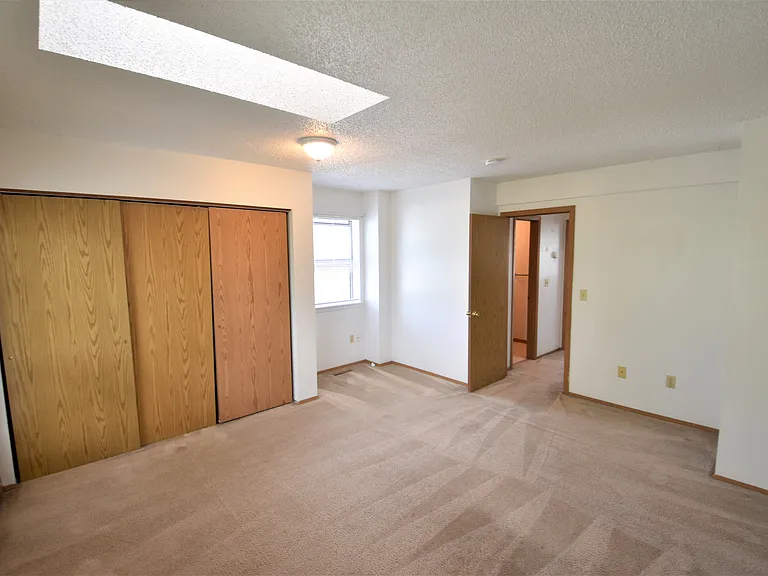 2927 Broadway St #4 — Photo 9