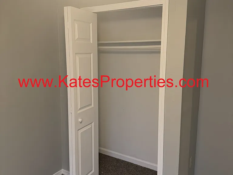 Bedroom 4 Closet
