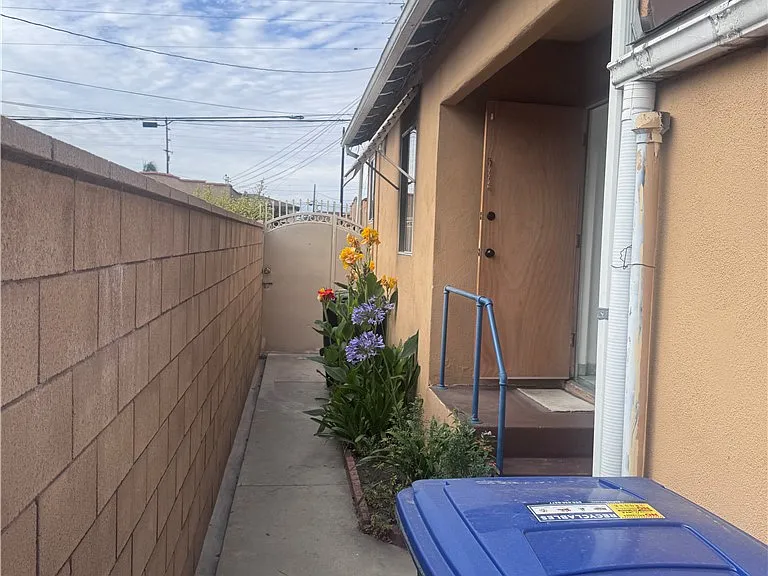 9832 Beach St — Photo 29