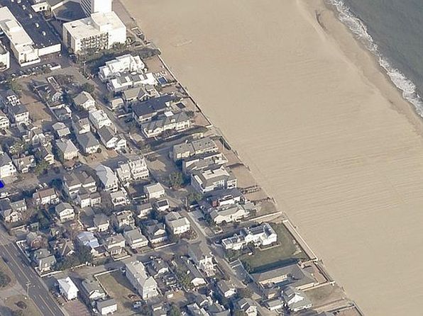 virginia-beach-virginia-344556849 picture