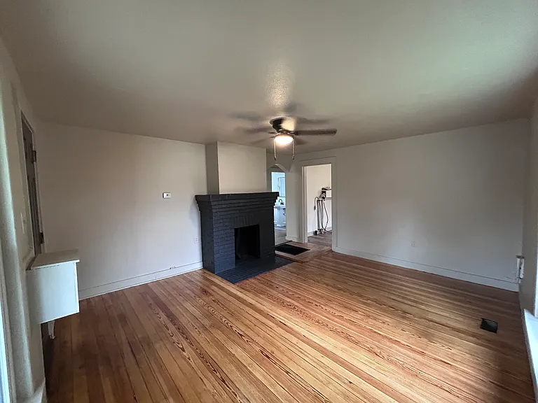 208 Greene St — Photo 10