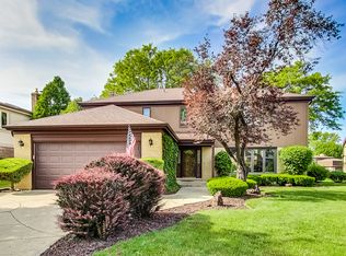 2604 E Warwick Ct, Arlington Heights, IL 60004