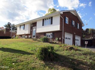 507 Spruce St, Mt Carmel, TN 37645