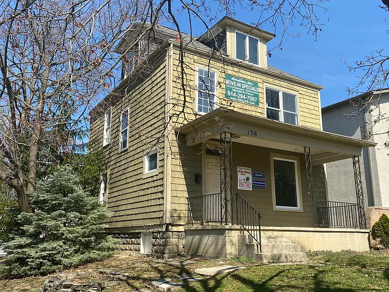 136 E Norwich Ave — Photo 3