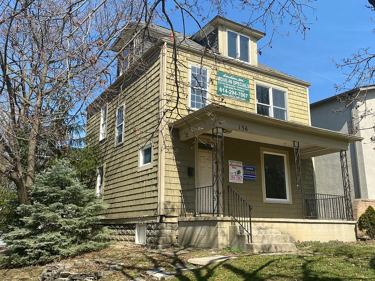 Building Photo - 136 E Norwich Ave