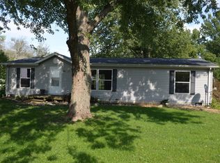 100 3rd St, Foosland, IL 61845