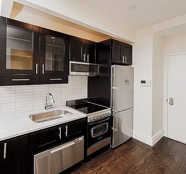 222 E 12th St #5A — Photo 2