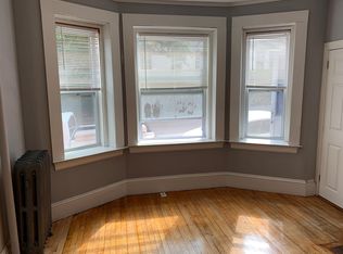 82 Elm St APT 1A, Worcester, MA 01609