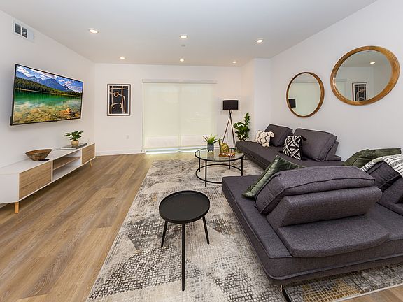5th image of 5153 W Maplewood Ave #106