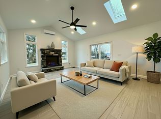 1403 Krafts Mill Rd, Spring Grove, PA 17362