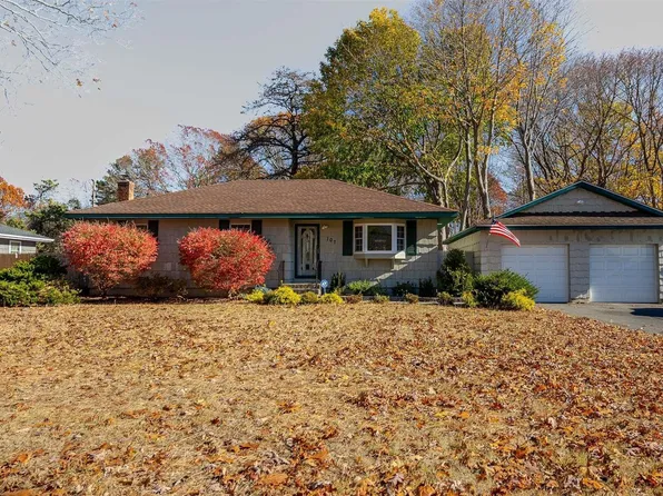 107 Bellport Avenue, Bellport, NY 11713