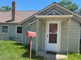 2604 SW Washburn Ave, Topeka, KS 66611
