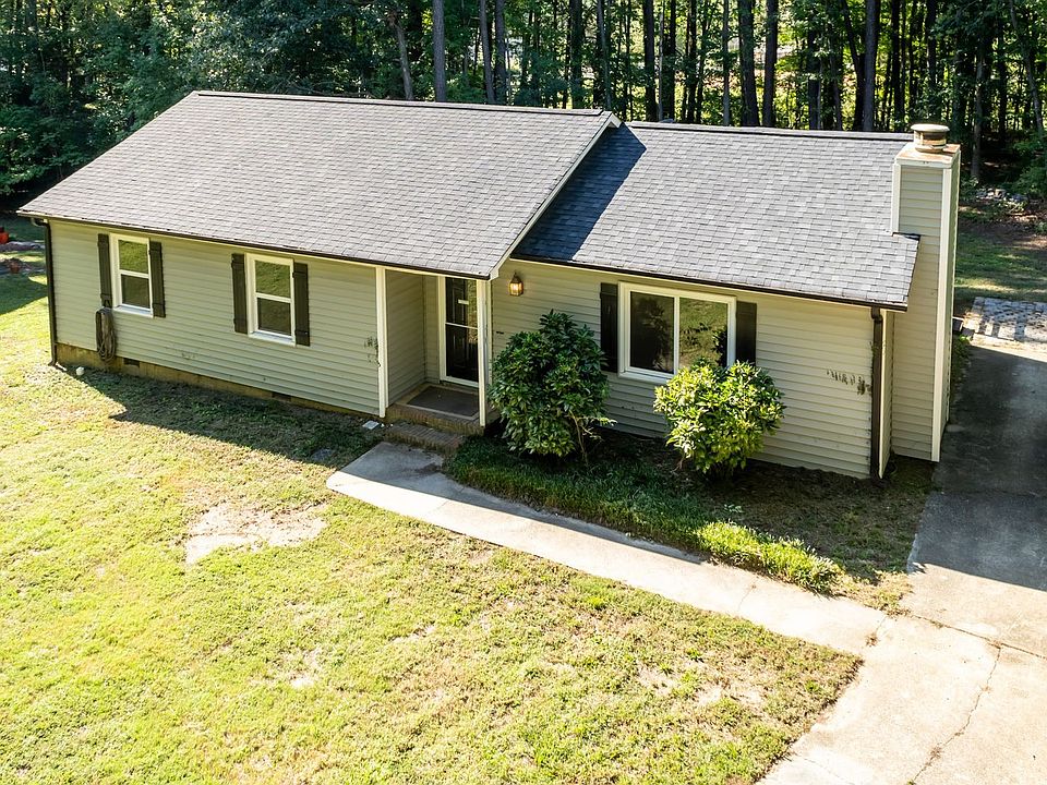 1st image of 102 McIntosh Ct