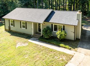 102 McIntosh Ct, Cary, NC 27511