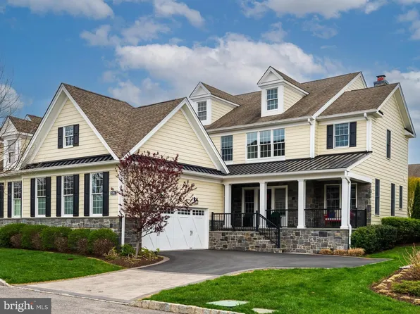 3702 Rose Trader Ln, Newtown Square, PA 19073