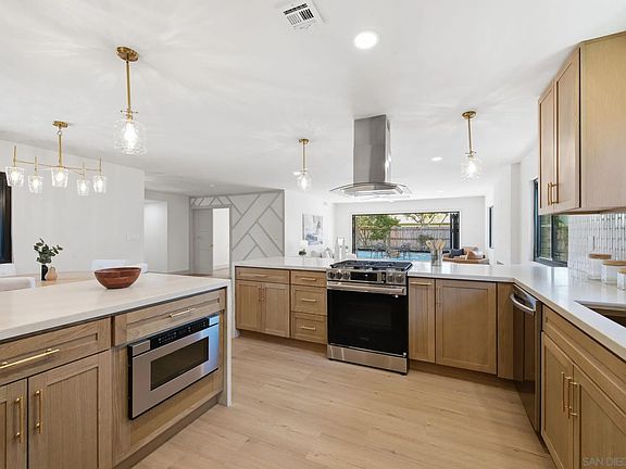 5th image of 3227 Mercer Ln
