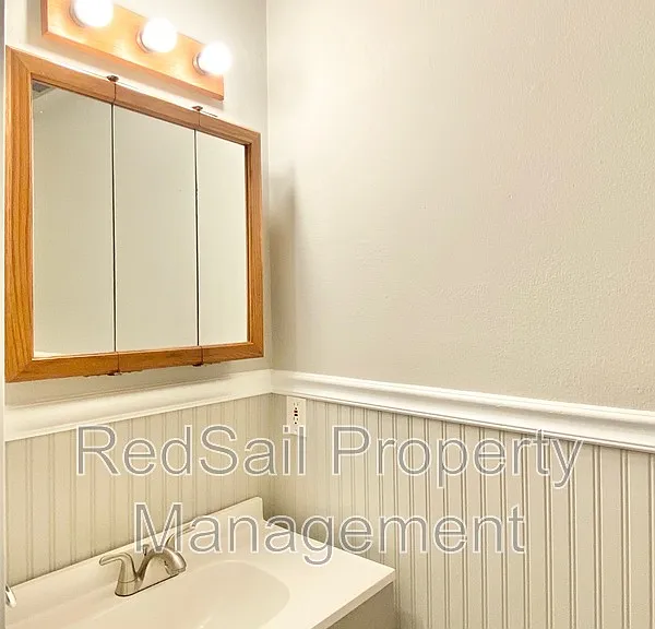 1114 Clear Springs Rd — Photo 11