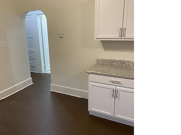 4th image of 258 Gaither Ave