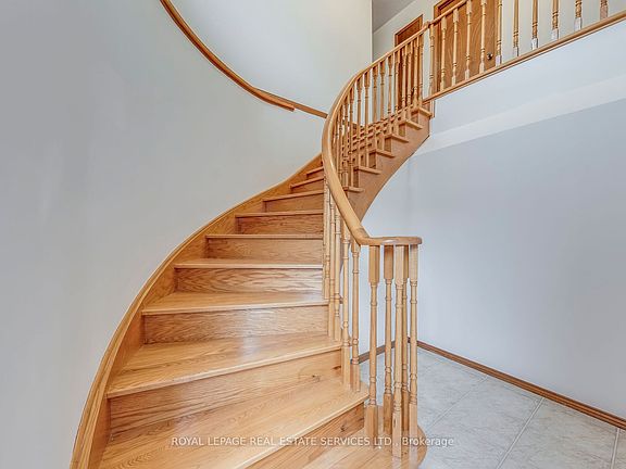 5th image of 3158 Nawbrook Rd