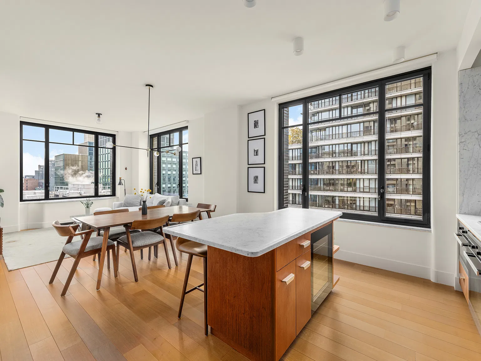 110 Charlton Street — Photo 3