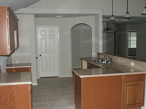 5th image of 3107 Lauren Oaks Ln