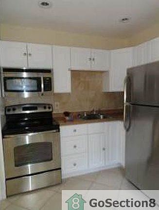 5th image of 523 Las Palmas Cir