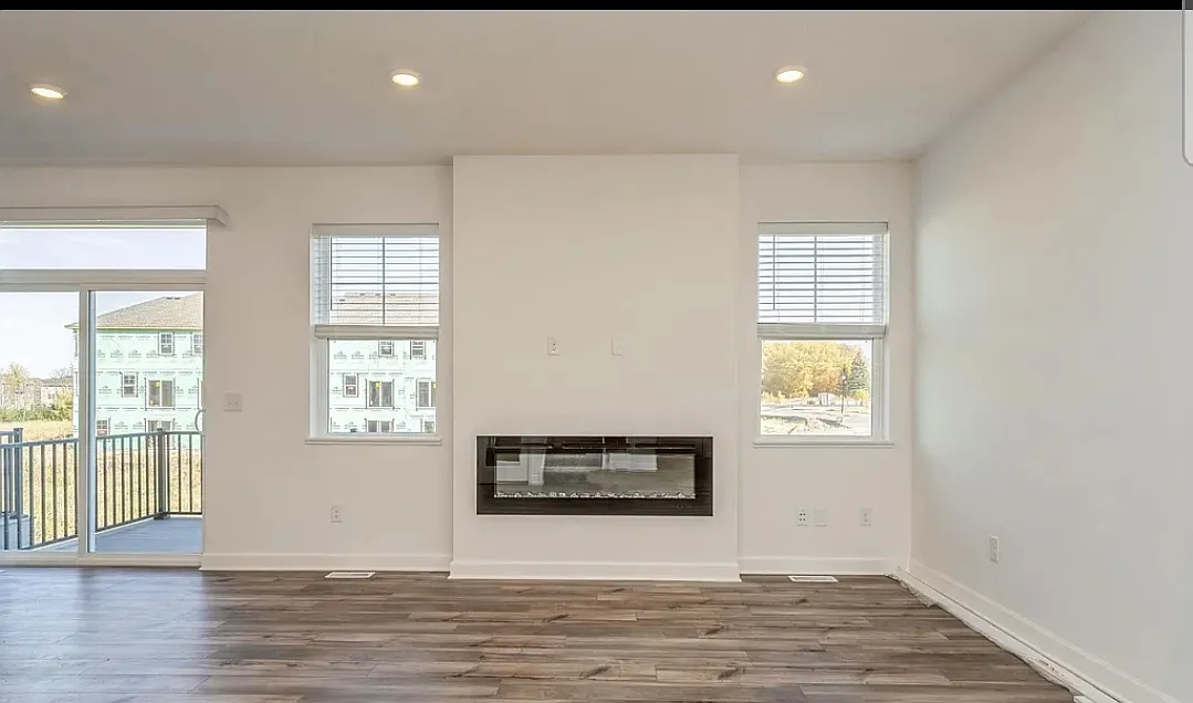 4 bed, 3.5 bath, 2397 sqft, $3,250 — Photo 4