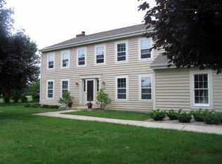 449 Candlewick Ct, Delafield, WI 53018