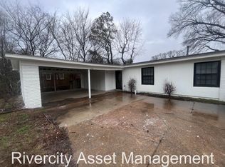 1316 E Raines Rd, Memphis, TN 38116